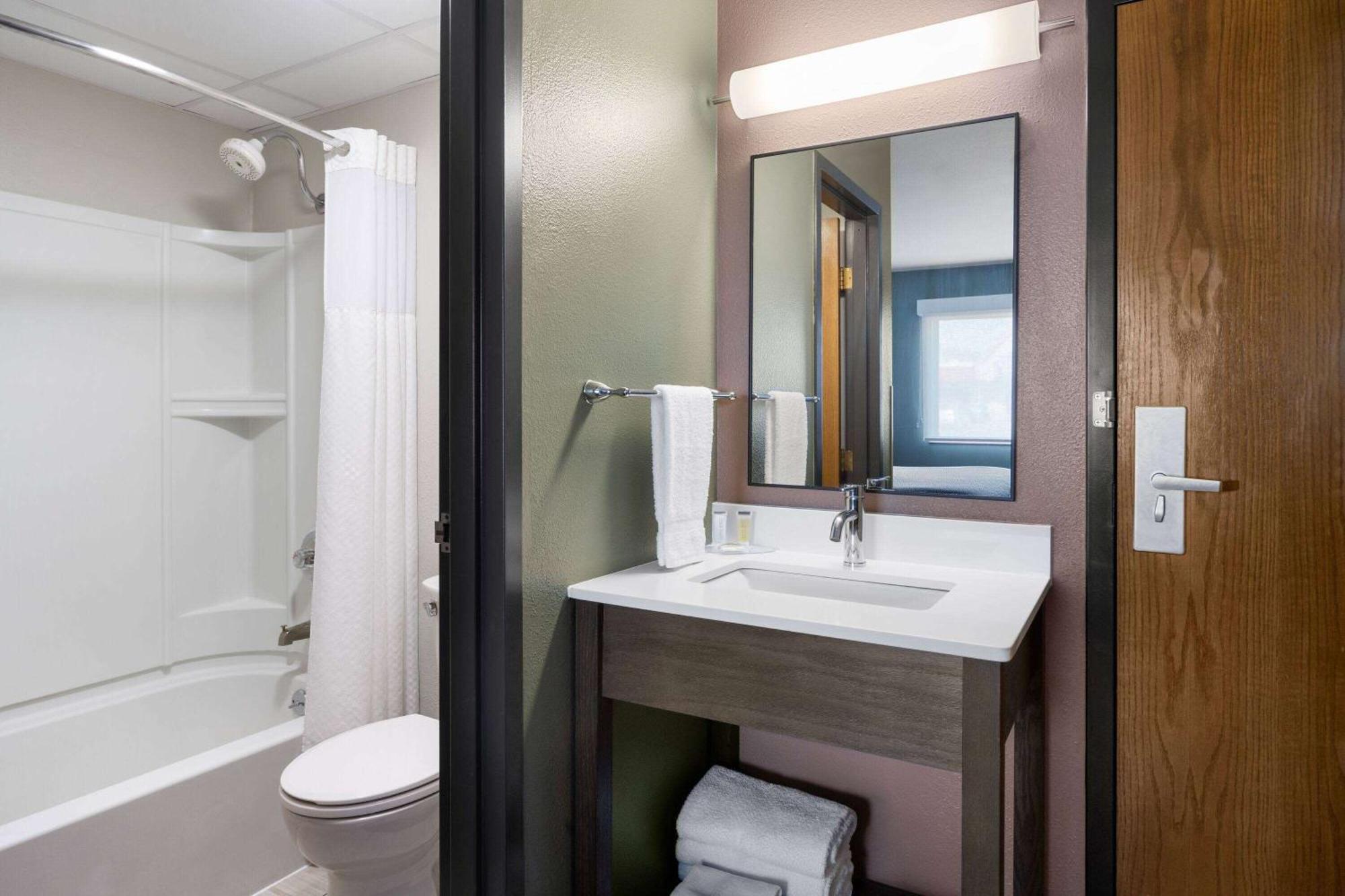 Super 8 By Wyndham Hotel Columbus