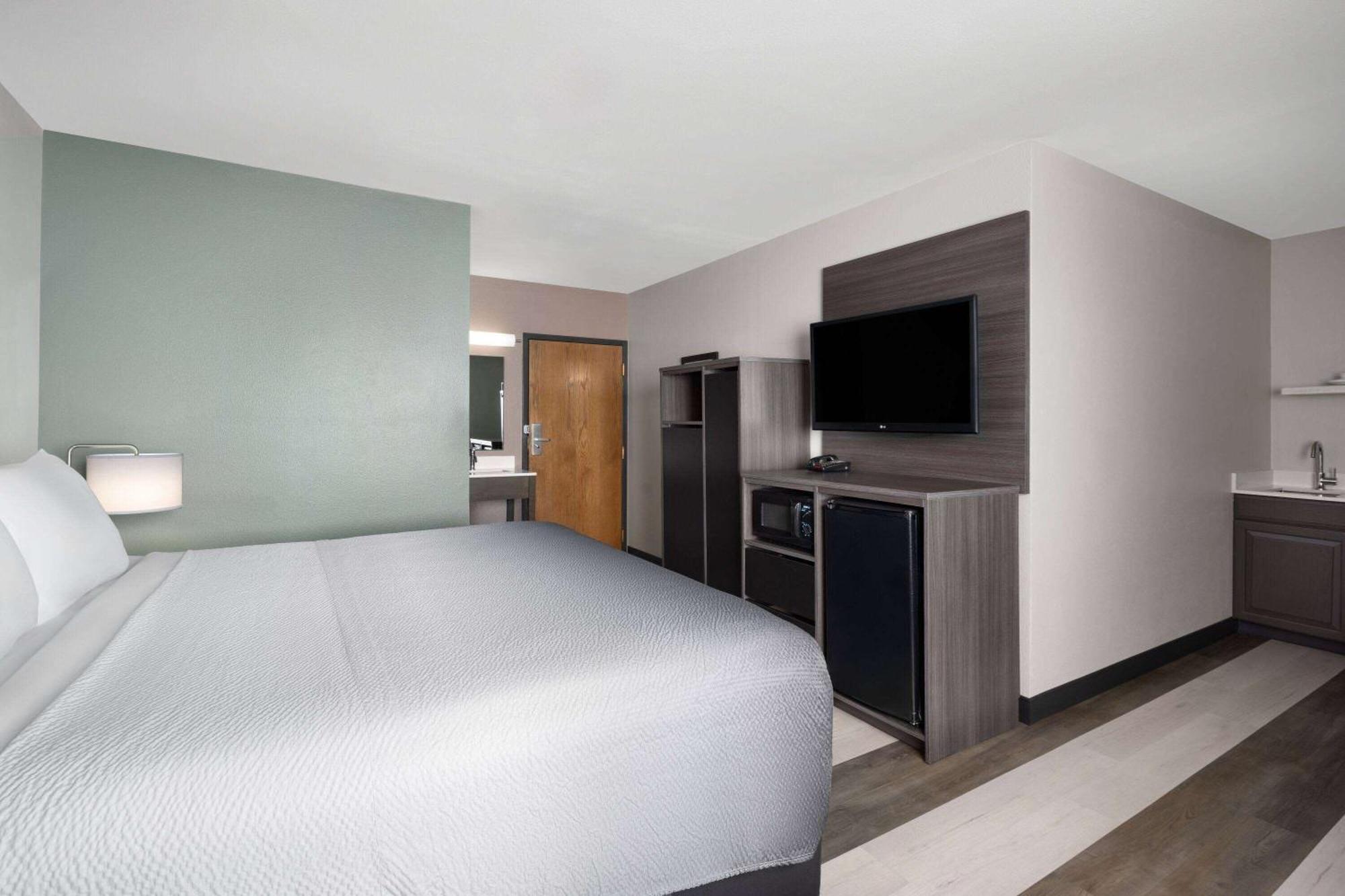 Super 8 By Wyndham