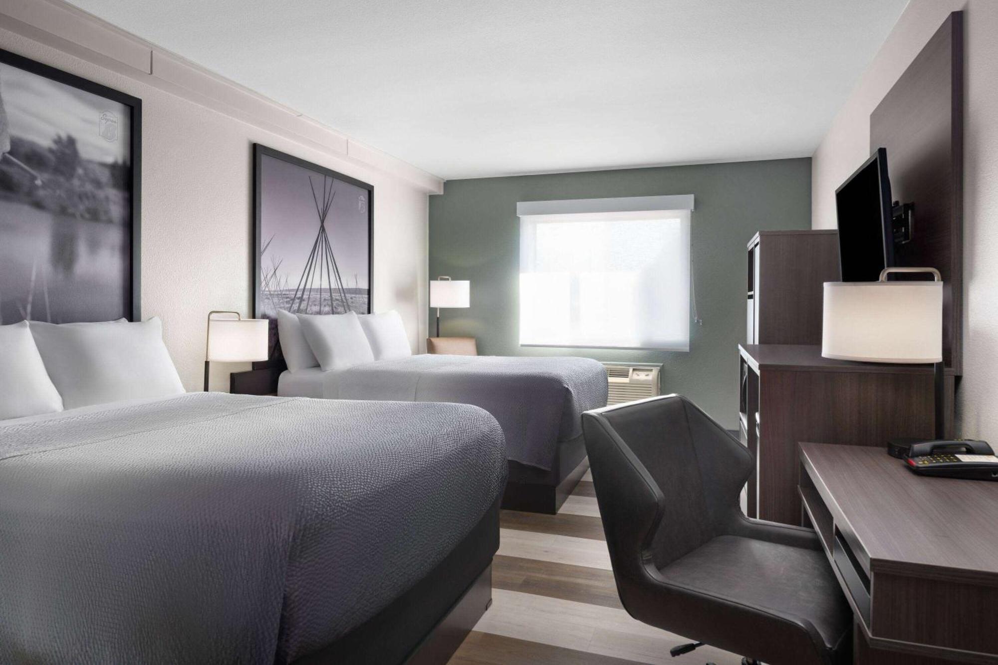 Hotel Super 8 By Wyndham 3*